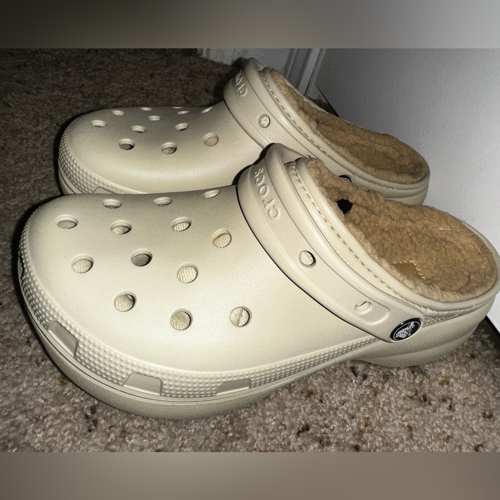 NWT Crocs Classic Platform Lined Clog W